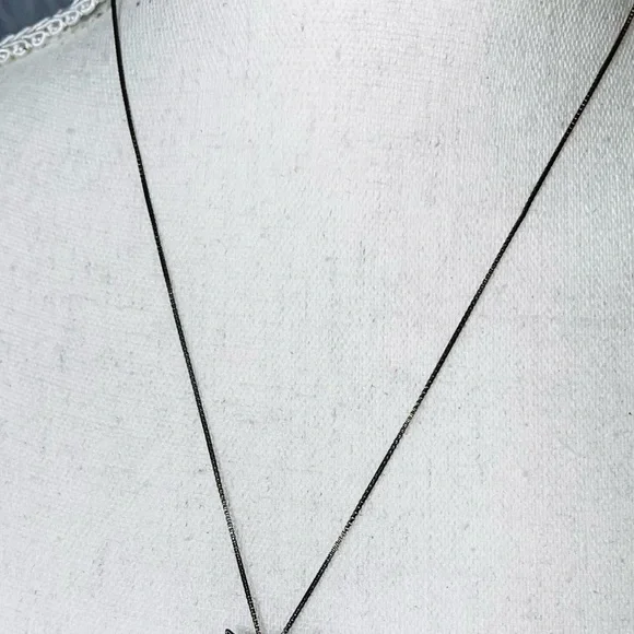 Owl pendant with 18 inch sterling silver chain - Picture 2 of 3